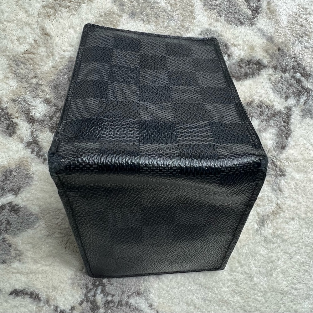 Louis Vuitton Men’s Black Damier Wallet - Picture 3 of 7